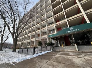 350 Quigley Rd #722, Hamilton, ON L8K5N2