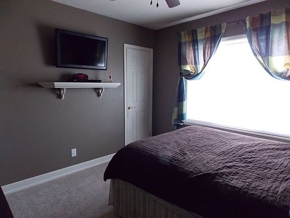 4th image of 3055 Isabella St
