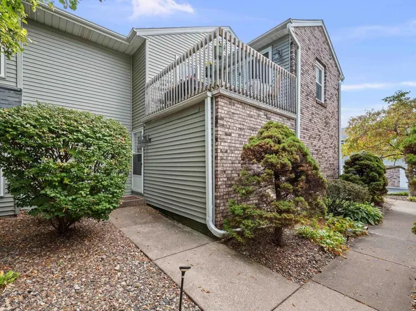 2422 E 51st St, Davenport, IA 52807