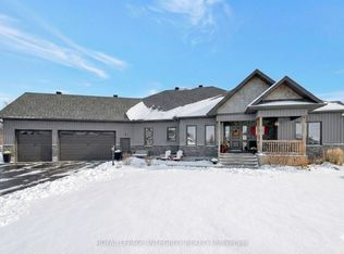 2198 Maple Forest Dr, Ottawa, ON K0A 2T0