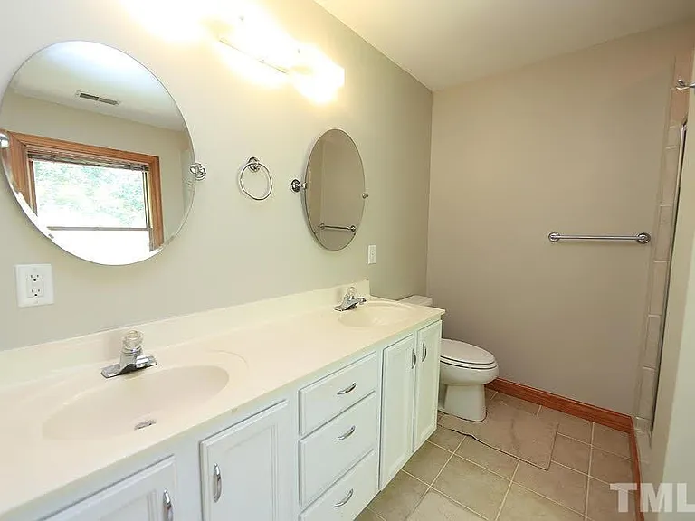 212 Columbia Pl W — Photo 9