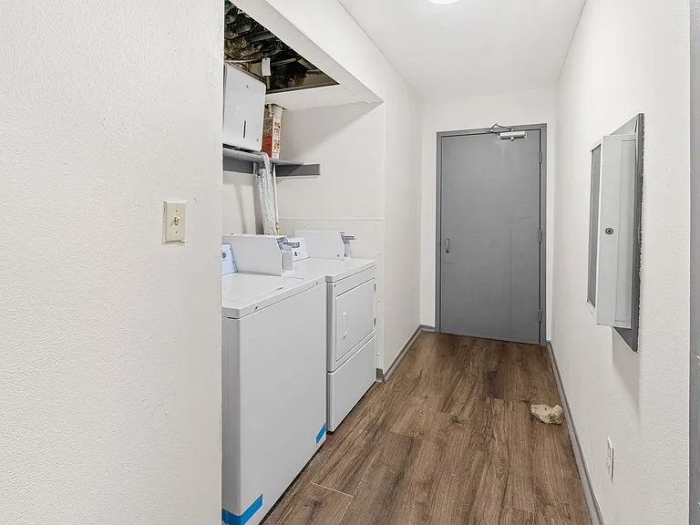 Perry Pointe Place — Photo 3