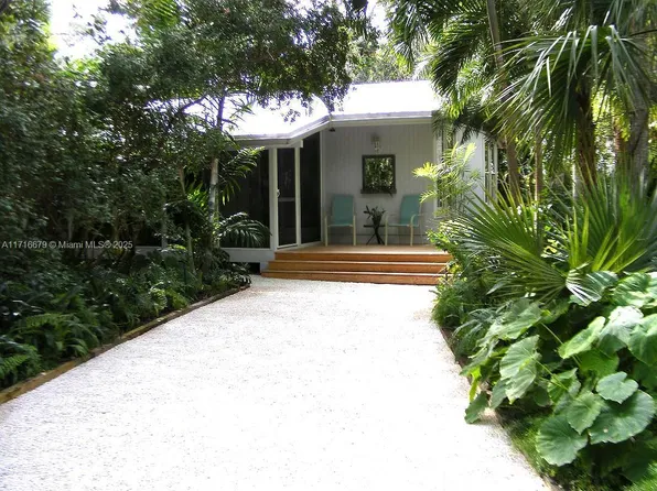 1961 W Barefoot Pl, Vero Beach, FL 32963