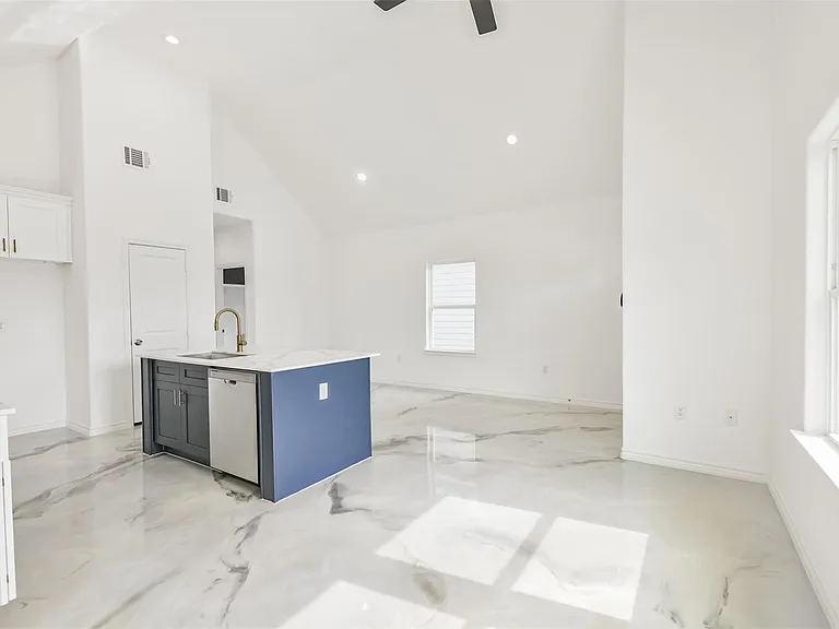 16922 W Forrestal — Photo 15