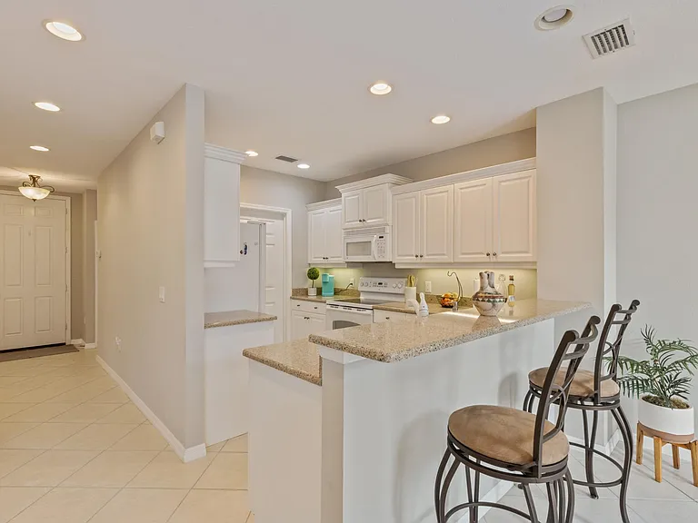 5650 Simonton St — Photo 14