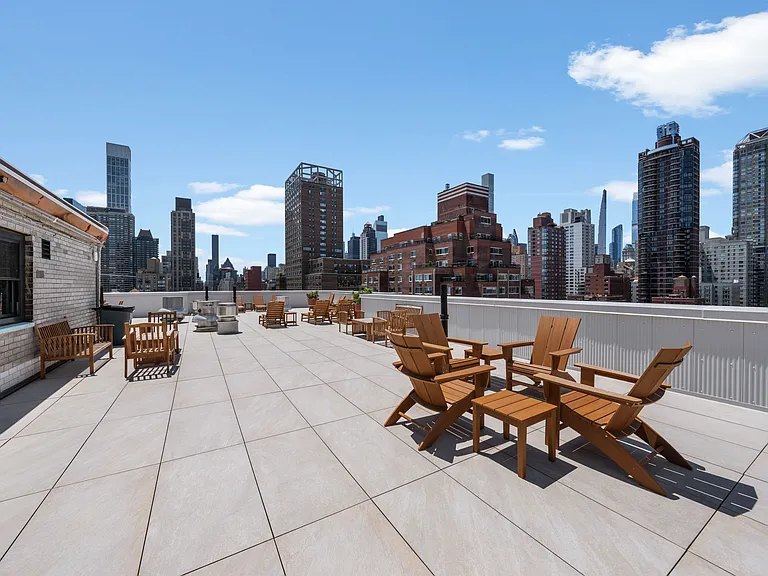 401 E 65th St #7I — Photo 9
