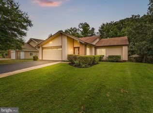 5922 Hall St, Springfield, VA 22152