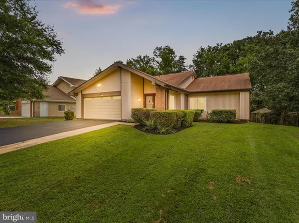 5922 Hall St, Springfield, VA 22152