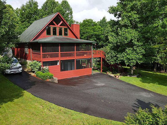 2nd image of 138 Chicory Dr E