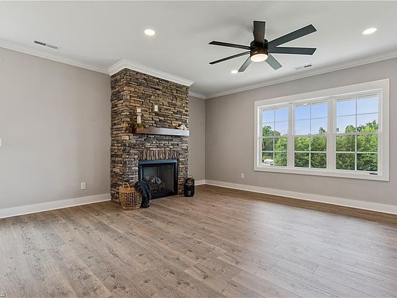 4th image of 144 Reserve Dr