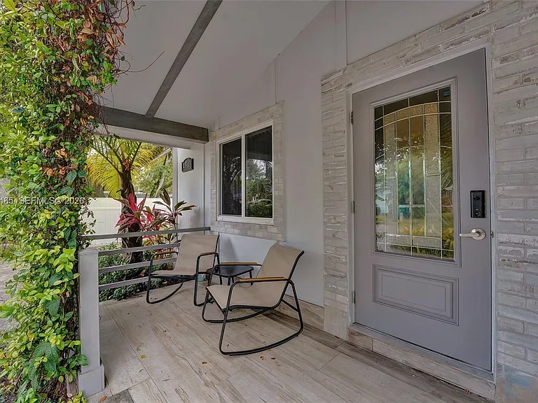 4541 SW 26th Ter — Photo 7