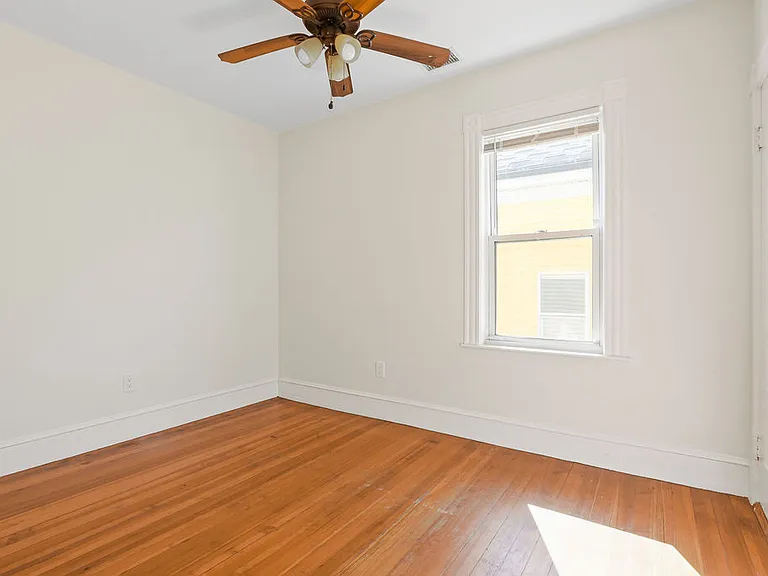 30 Tuttle St #2 — Photo 11