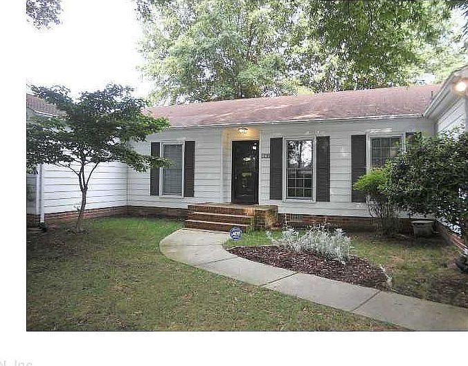 1st image of 520 Elizabeth Lake Dr