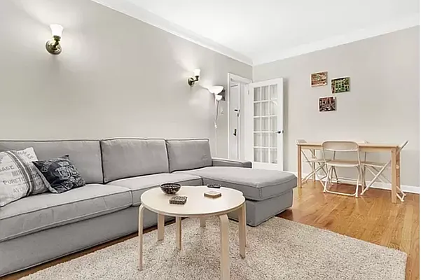 Rented by Manhattan Realty Group | media 9