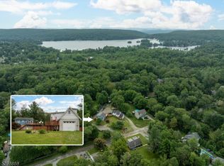 4 Delmont Rd, Hewitt, NJ 07421