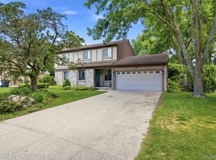 38630 Meeting House Ln, Livonia, MI 48154