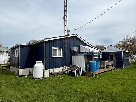 4th image of 49 Heather Ln