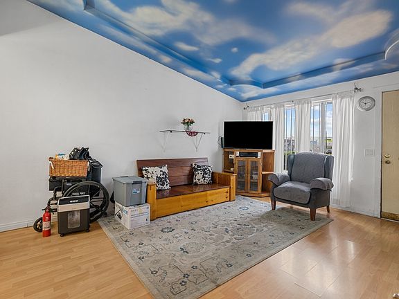 5th image of 14701 Parthenia St #11
