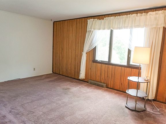 3rd image of 26 Montour St