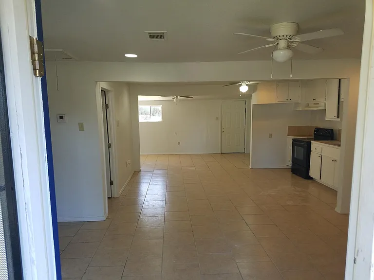 4934 Stephen Girard Ave — Photo 5