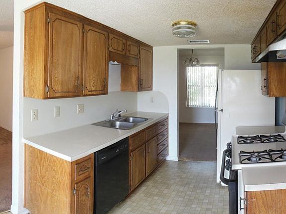 5th image of 1701 Ronstan Dr