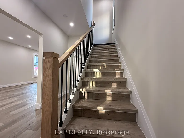 122 Alice St #UPPER — Photo 3