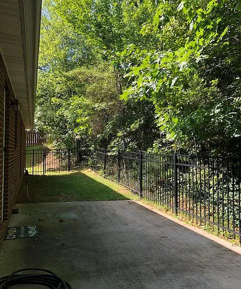 8400 Lesley Marie Ln — Photo 11