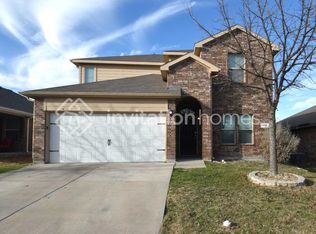 652 Creekview Dr, Azle, TX 76020