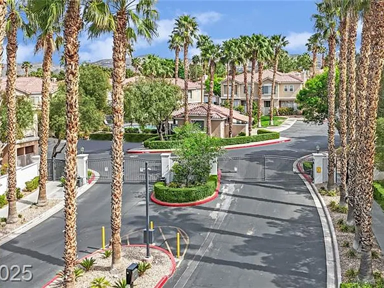 251 S Green Valley Pkwy #5111 — Photo 24