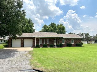 103 Shadowood Dr, Enid, OK 73703