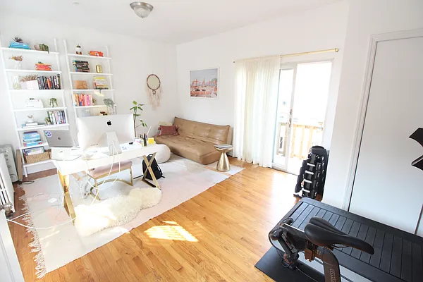 Rented by Luxor Homes & Investment Realty | media 25