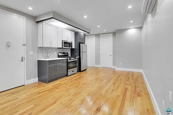 Rented by EXR | media 6