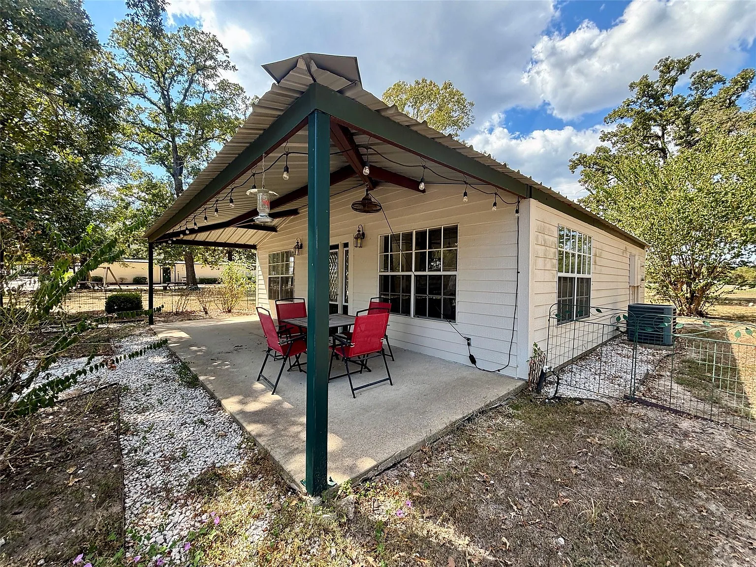 1 bed, 1.0 bath, 600 sqft, $1,200 — Photo 3