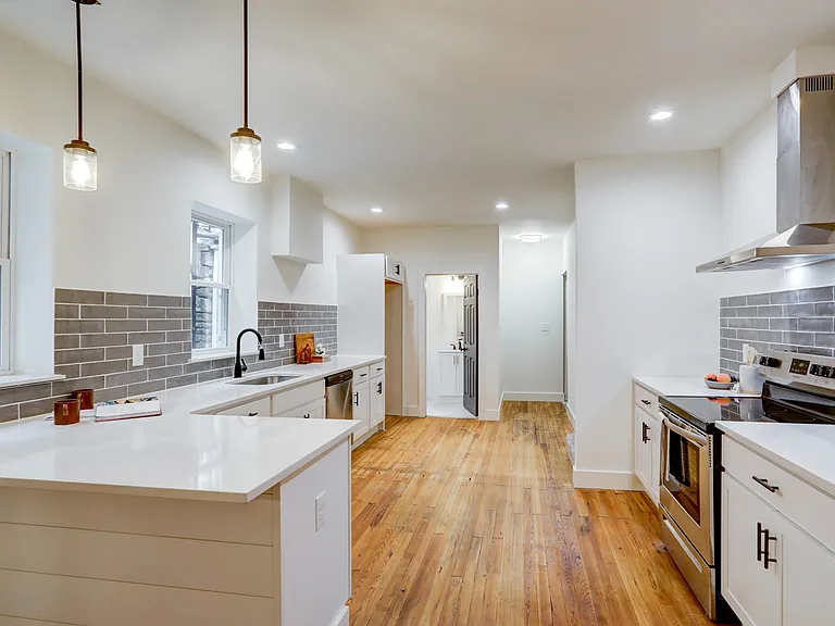 131 S Marshall St — Photo 10