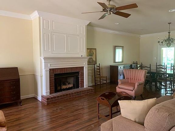 3rd image of 108 Bayou Oaks Cir