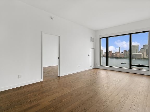 3rd image of 99 Hudson St #2008