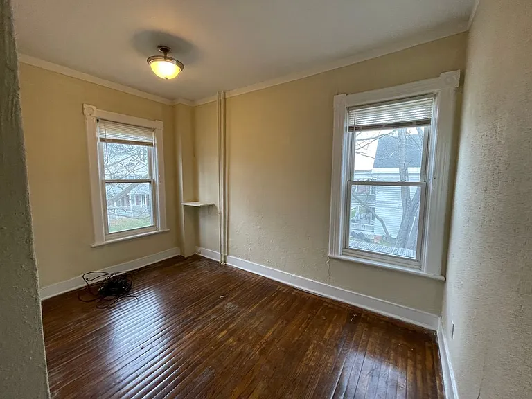 25 Woodlawn Ave #6 — Photo 8