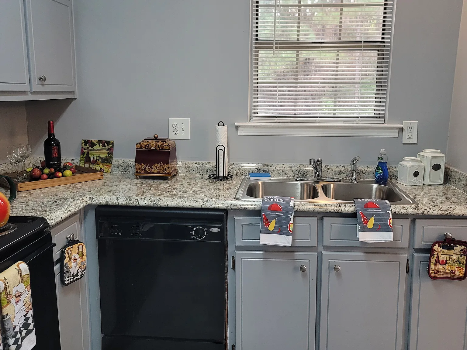 2 bed, 2.5 bath, 1200 sqft, $1,700 — Photo 2