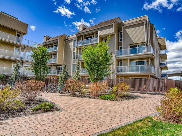 3727 E 42nd St SW #202, Calgary, AB T3A 2W3