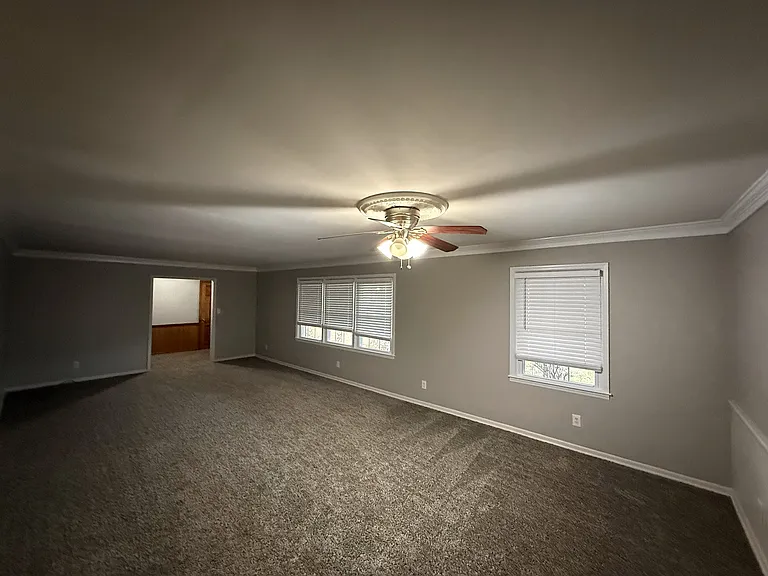 2426 E Blackstock Rd — Photo 11