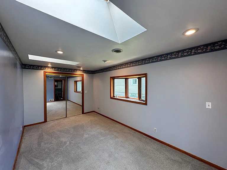6808 W Forest Preserve Dr — Photo 14