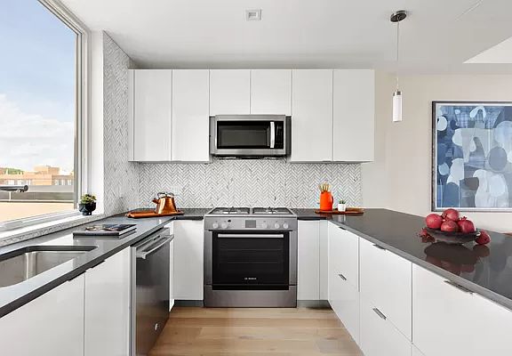 4th image of 1000 Union St Penthouse A