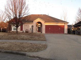 2208 SW Quail Run Ct, Claremore, OK 74019