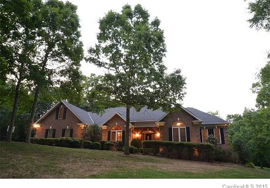 2nd image of 434 Fox Glove Ln