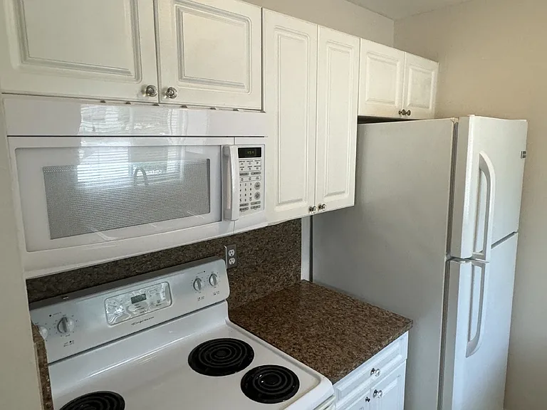 3206 W Azeele St #100 — Photo 11