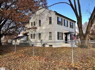 1006 16th St, Rock Island, IL