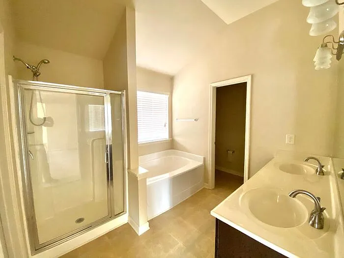 302 Montgomery Way — Photo 17