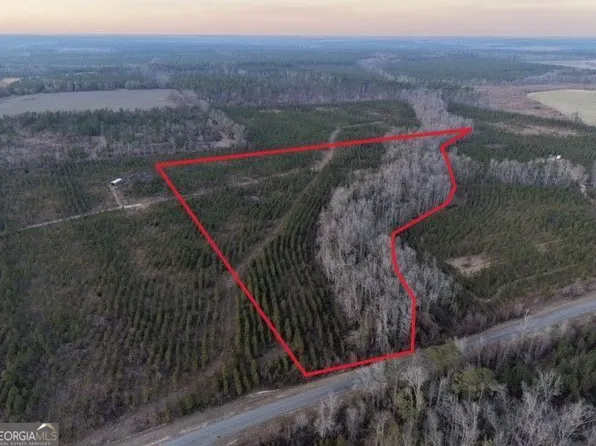 4 Powell School Rd, Lumber City, GA 31549