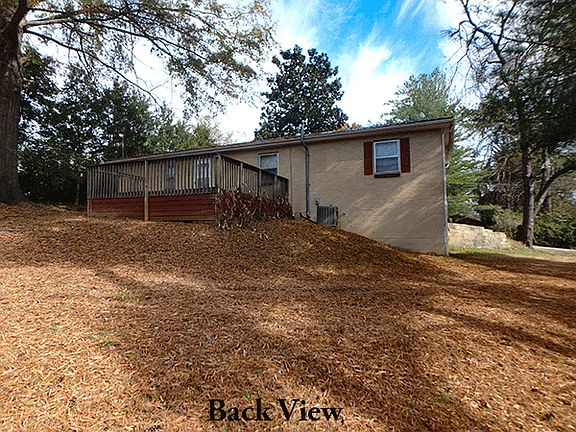 4th image of 326 River Dr