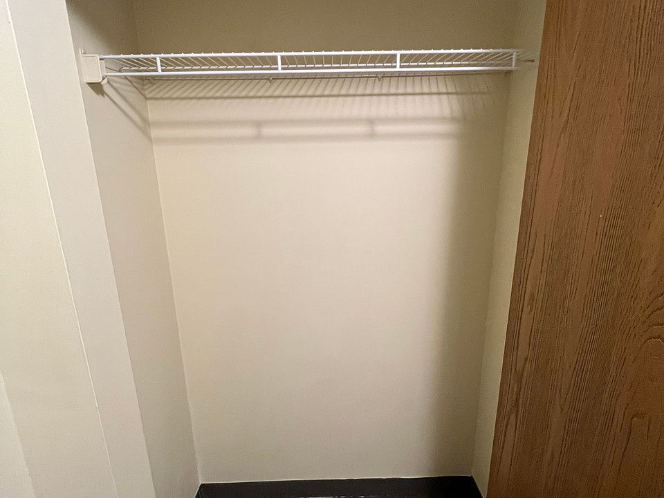 1st image of 617 W Elm St #13